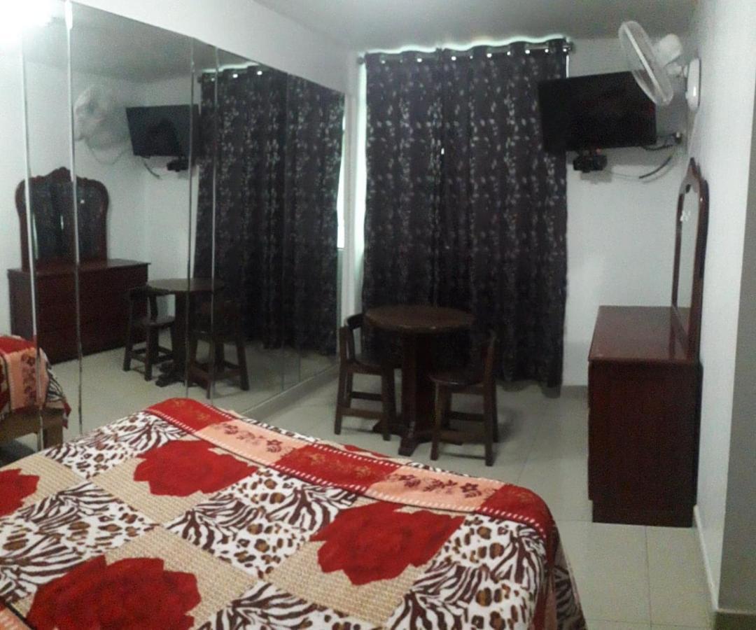 Hostal Suenos Lima Luaran gambar